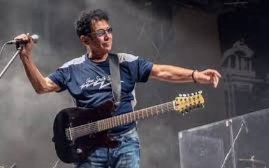 Edoardo Bennato in concerto... Edoardo Bennato in concerto...
