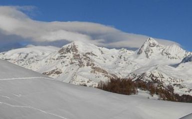 Chamois Valle d'Aosta - Ciaspole sotto il Cervino Chamois Valle d'Aosta - Ciaspole sotto il Cervino