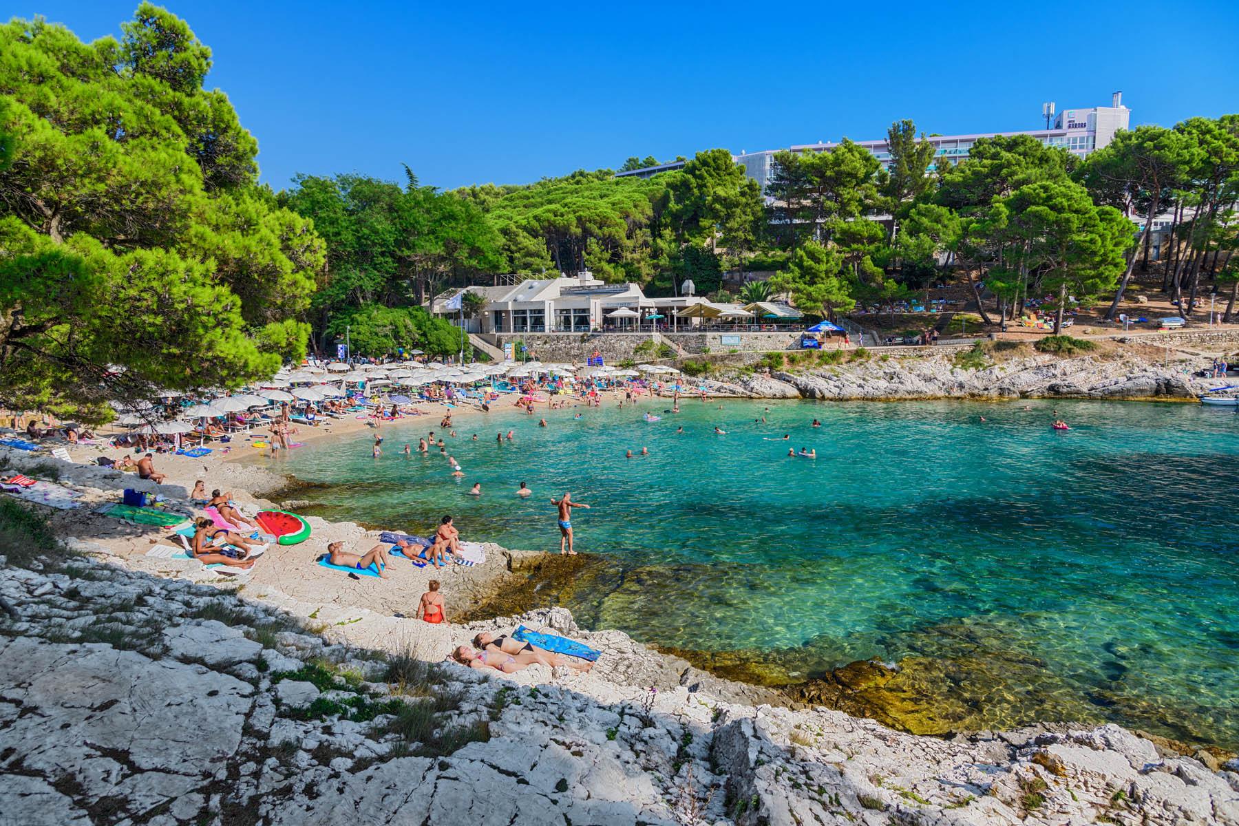 Lussino, Spiaggia di Veli Zal | Crédit Agricole Lussino, Spiaggia di Veli Zal | Crédit Agricole