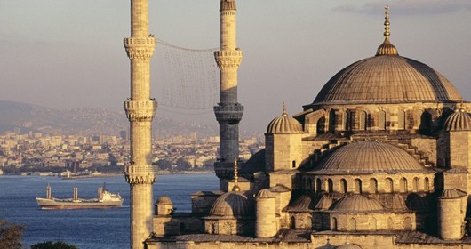 Incontro tra Oriente e Occidente: Istanbul Incontro tra Oriente e Occidente: Istanbul