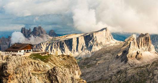 Partecipa con Montagnaterapia ad un'escursione al Rifugio Lagazuoi Partecipa con Montagnaterapia ad un'escursione al Rifugio Lagazuoi