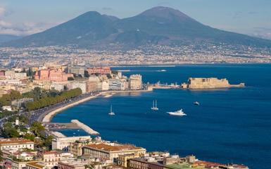 Napoli all'ombra del Vesuvio, Parma Calcio e mercatini natalizi Napoli all'ombra del Vesuvio, Parma Calcio e mercatini natalizi
