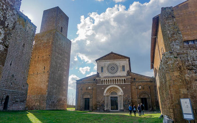 Tuscania e i suoi tesori Tuscania e i suoi tesori