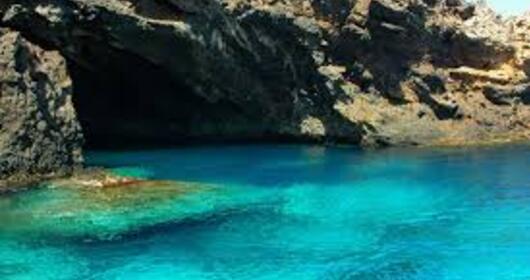 Una giornata ad Ustica, la perla nera del Mediterraneo 