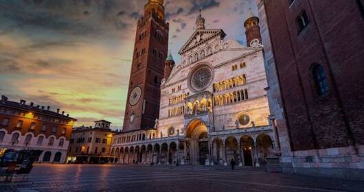 Torrone e liutai a Cremona