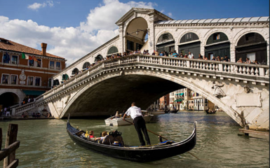 Tour in giornata a Venezia, visita al Salone dell’artigianato e passeggiata al Lido Tour in giornata a Venezia, visita al Salone dell’artigianato e passeggiata al Lido