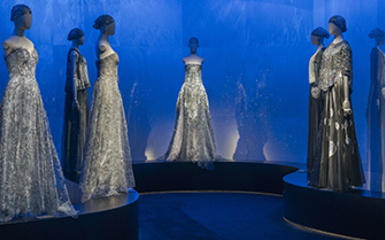 Mostra a Milano : Giorgio Armani Privè - 2005-2025 Vent'anni di alta moda Mostra a Milano : Giorgio Armani Privè - 2005-2025 Vent'anni di alta moda