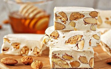 CREMONA Festa del Torrone e il laboratorio Mastro Liutaio CREMONA Festa del Torrone e il laboratorio Mastro Liutaio